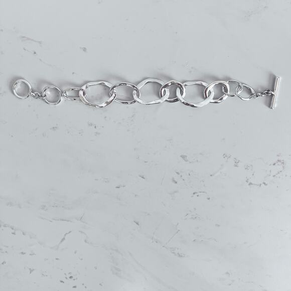 Chloe & Isabel Silver Tone Large & Small Link Bracelet Toggle Closure "8 - Picture 4 of 5